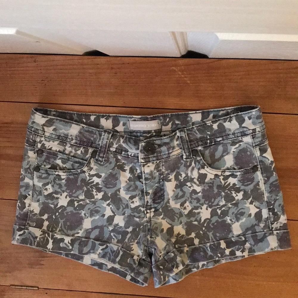 Highway Jeans, denim Shorts.